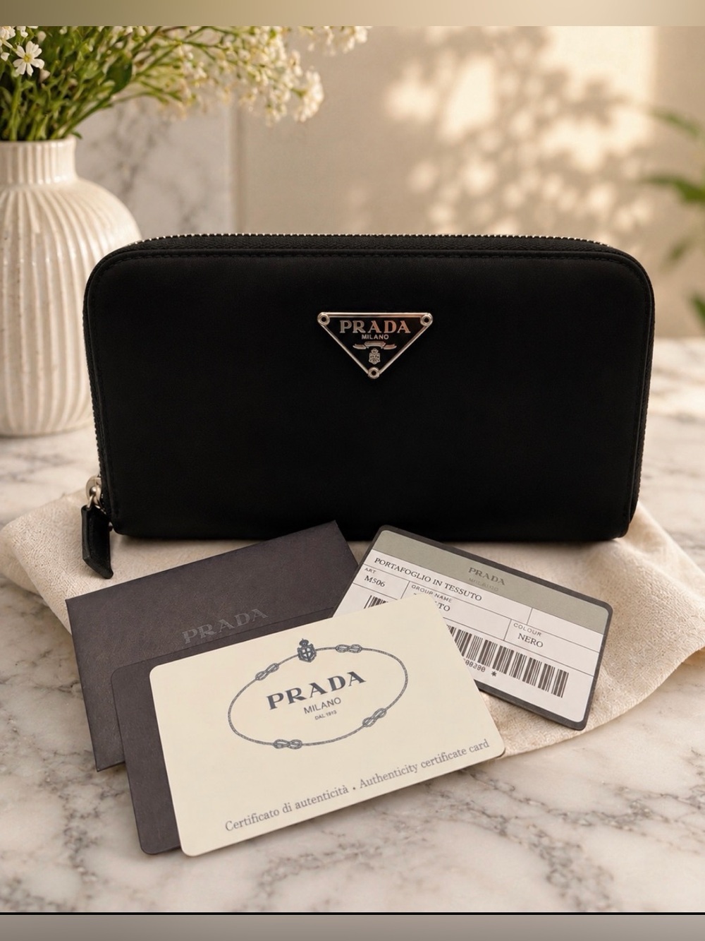 ✨ Authentic Prada Wallet | Authentication Cards Included | Broken Zipper